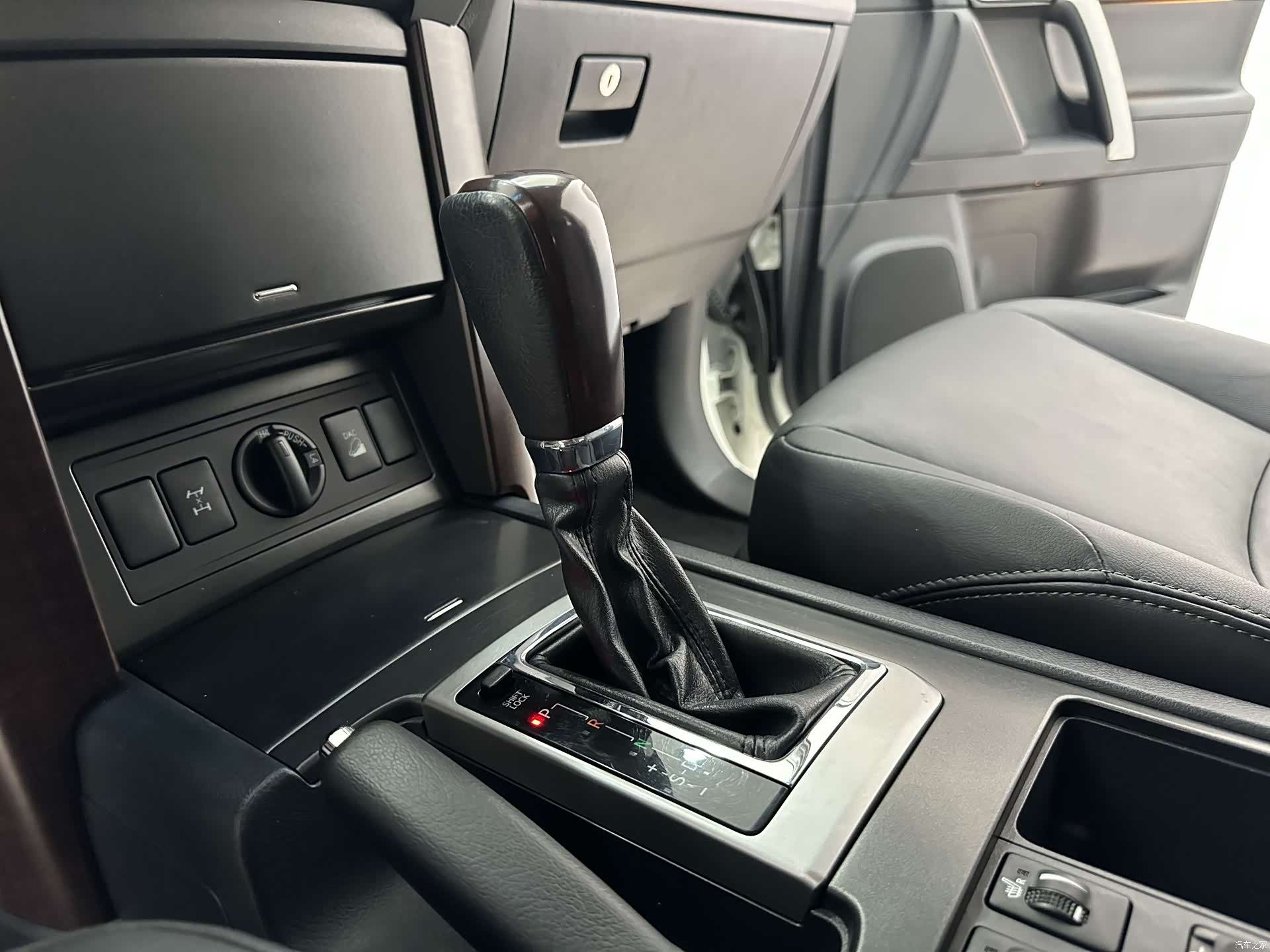 Toyota Prado, 2017 10