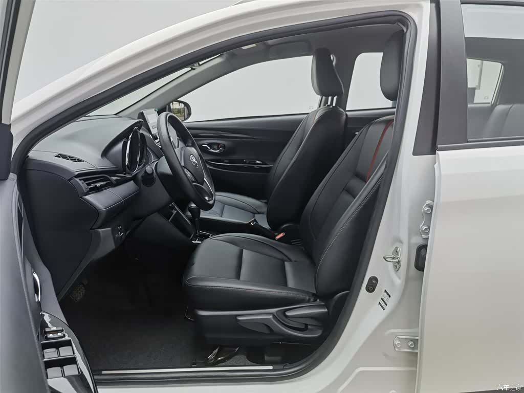 Toyota YARiS L, 2022 10