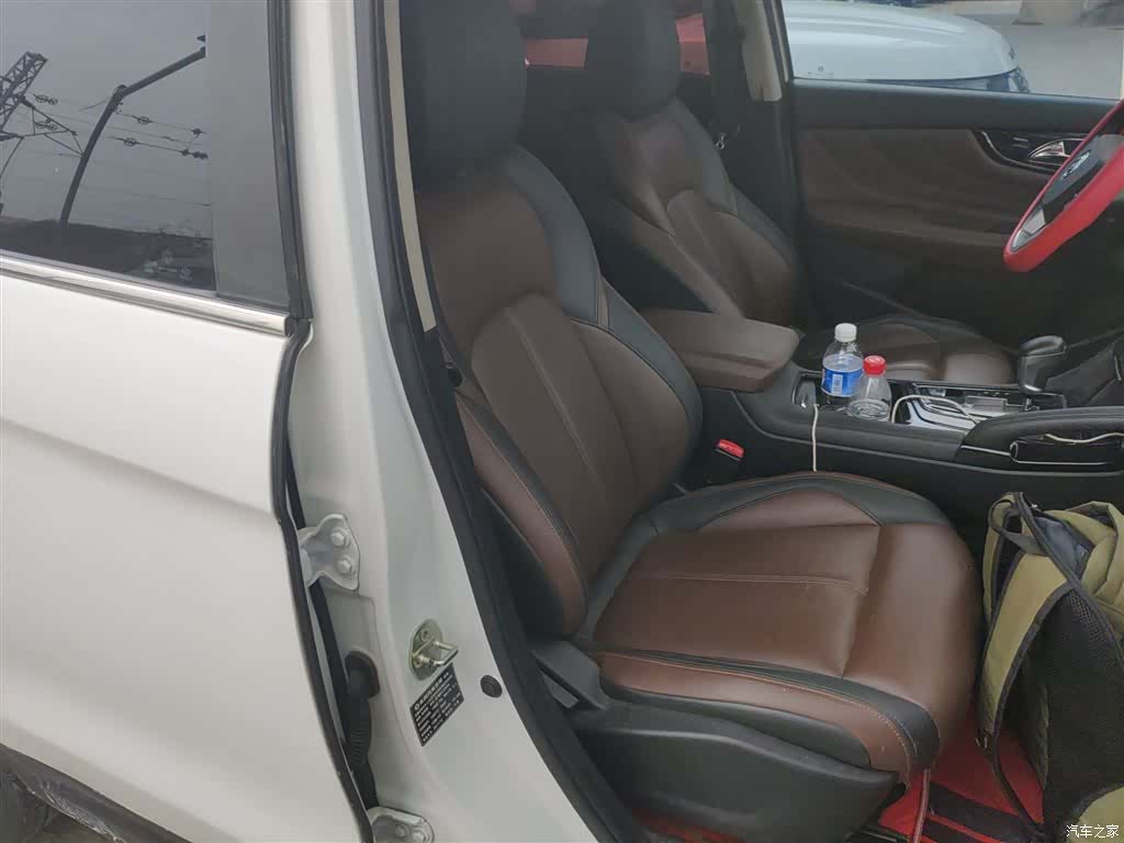 DongFeng AX7, 2018 17