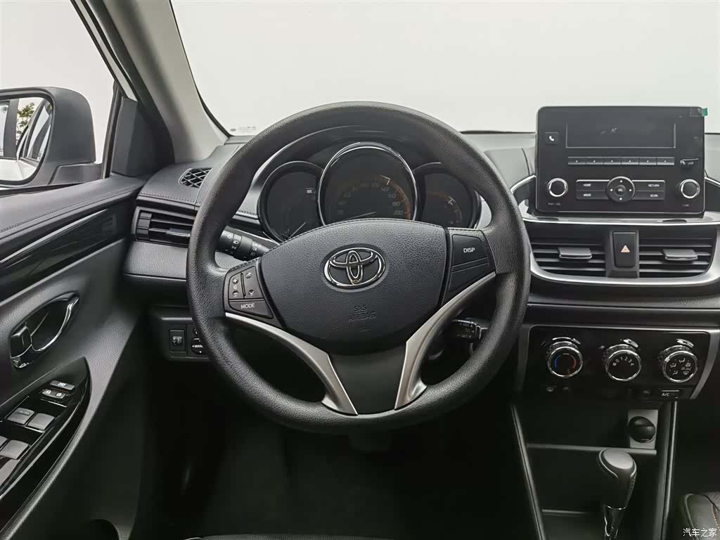 Toyota YARiS L, 2022 11