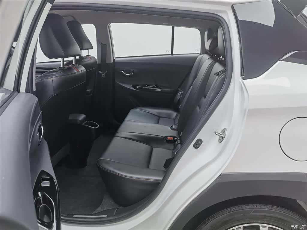 Toyota YARiS L, 2022 15
