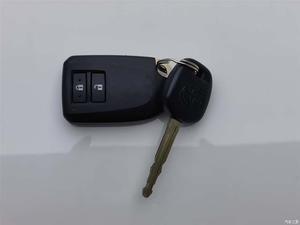 Toyota YARiS L, 2022 19
