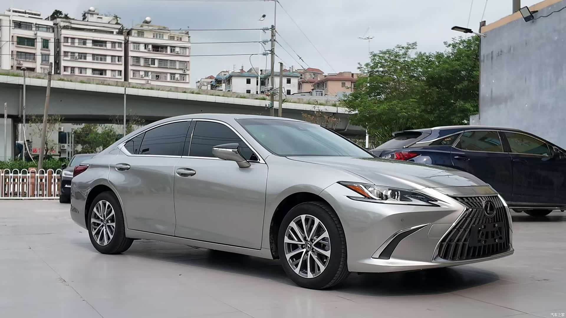 Lexus ES, 2023 3