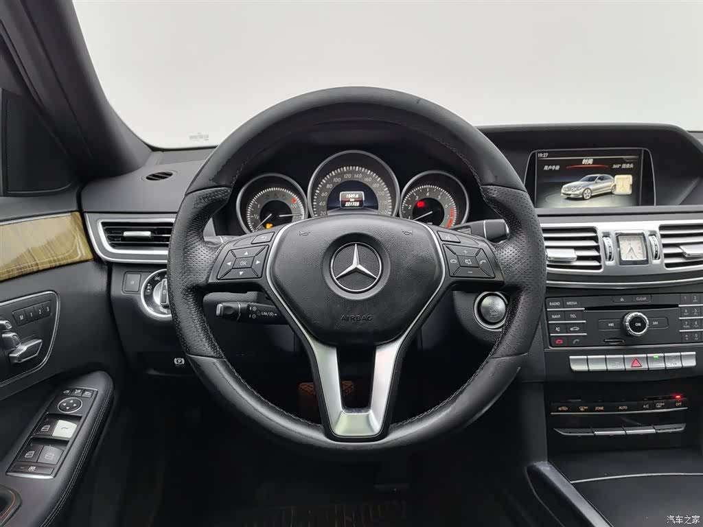 Mercedes-Benz E-Class, 2016 11