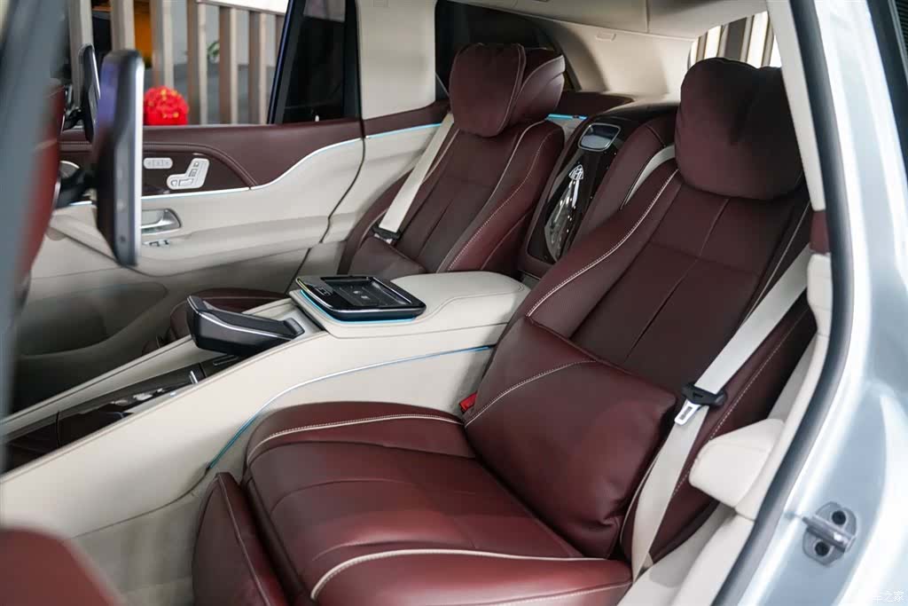 Maybach GLS, 2023 15