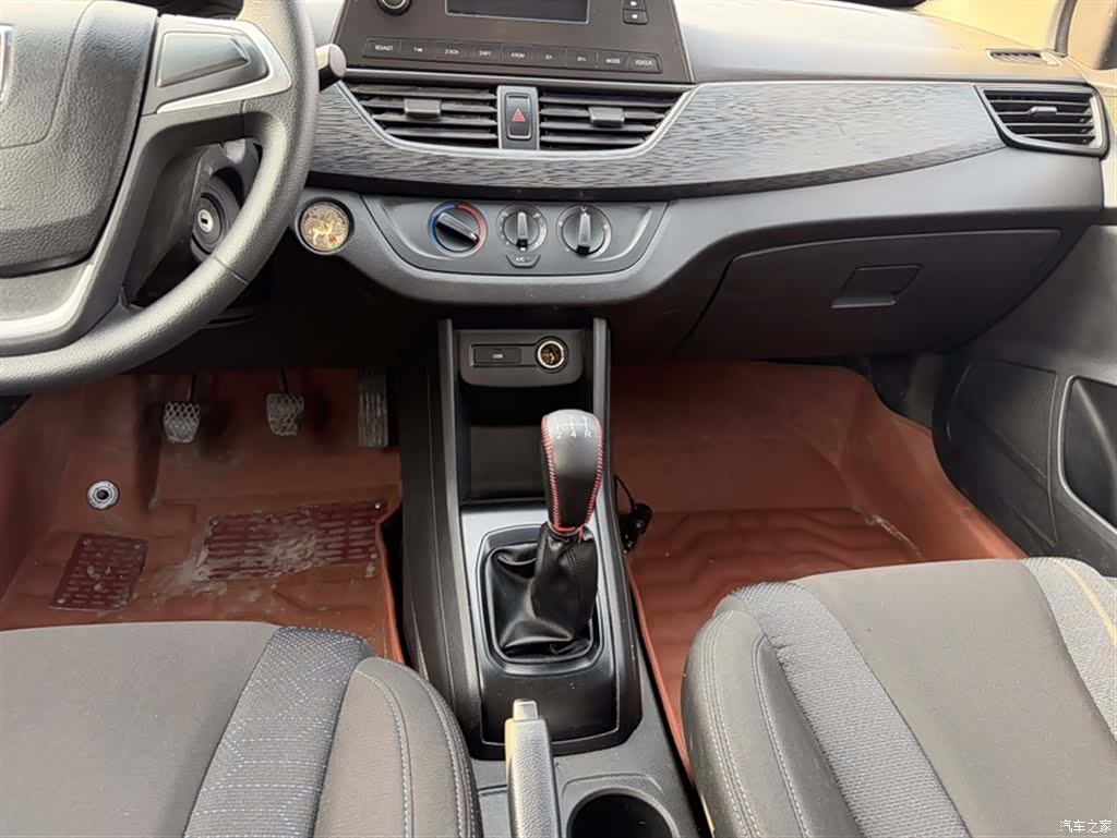 Wuling 310, 2019 9