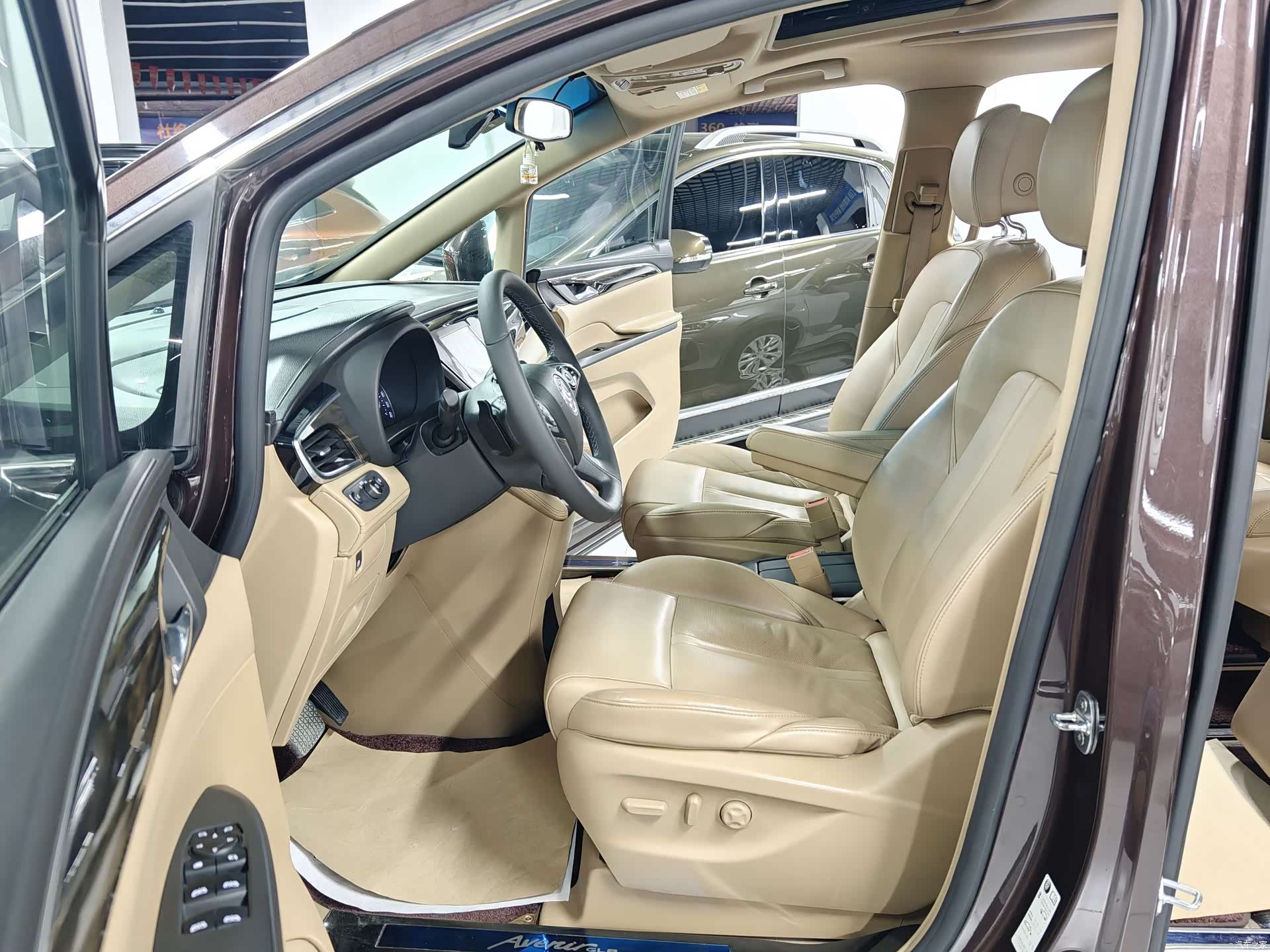 Buick GL8, 2019 все фото