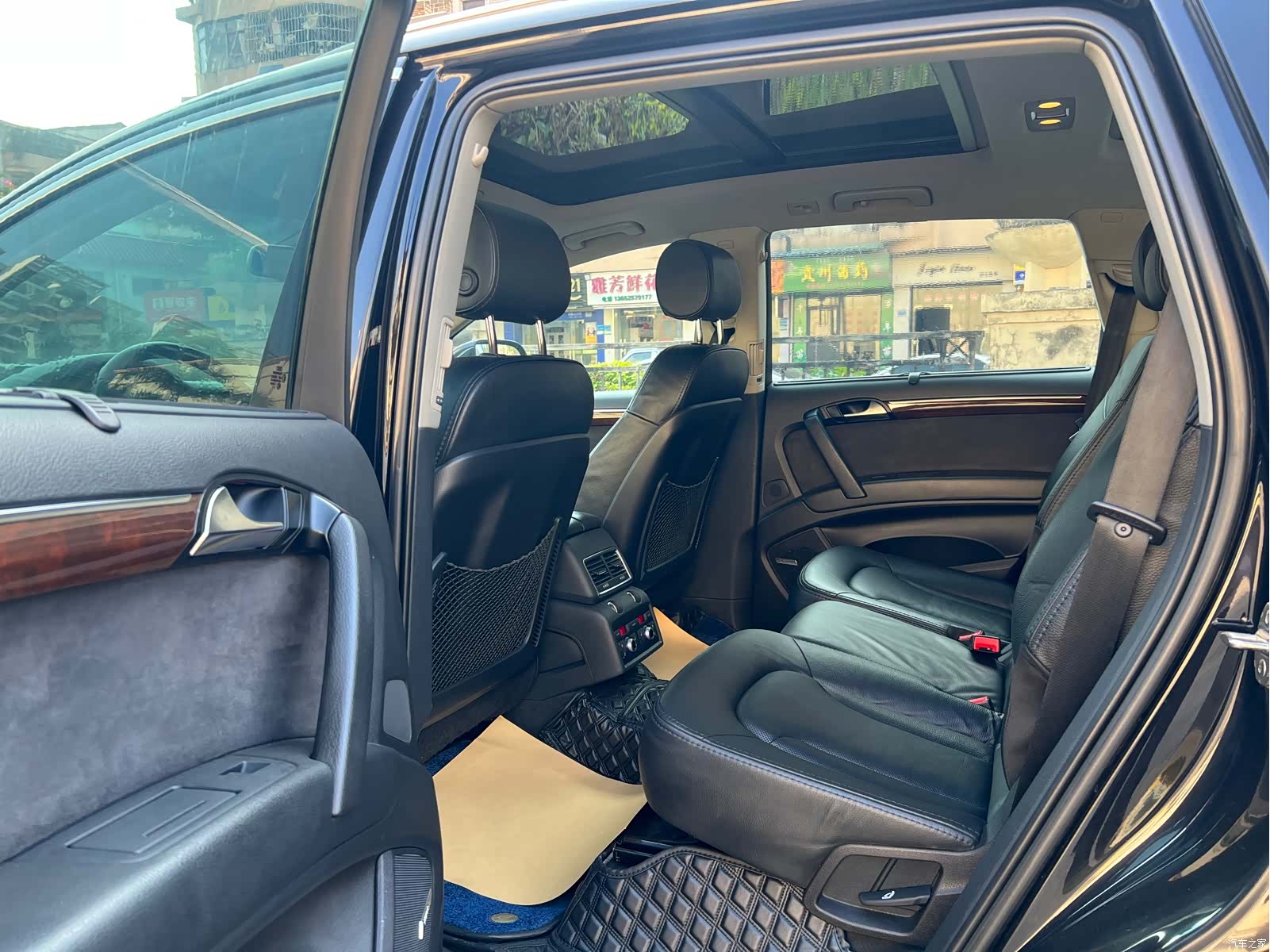 Audi Q7, 2011 10