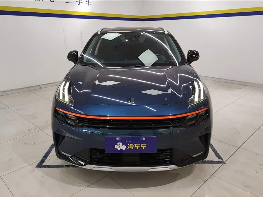 Lynk & Co 06