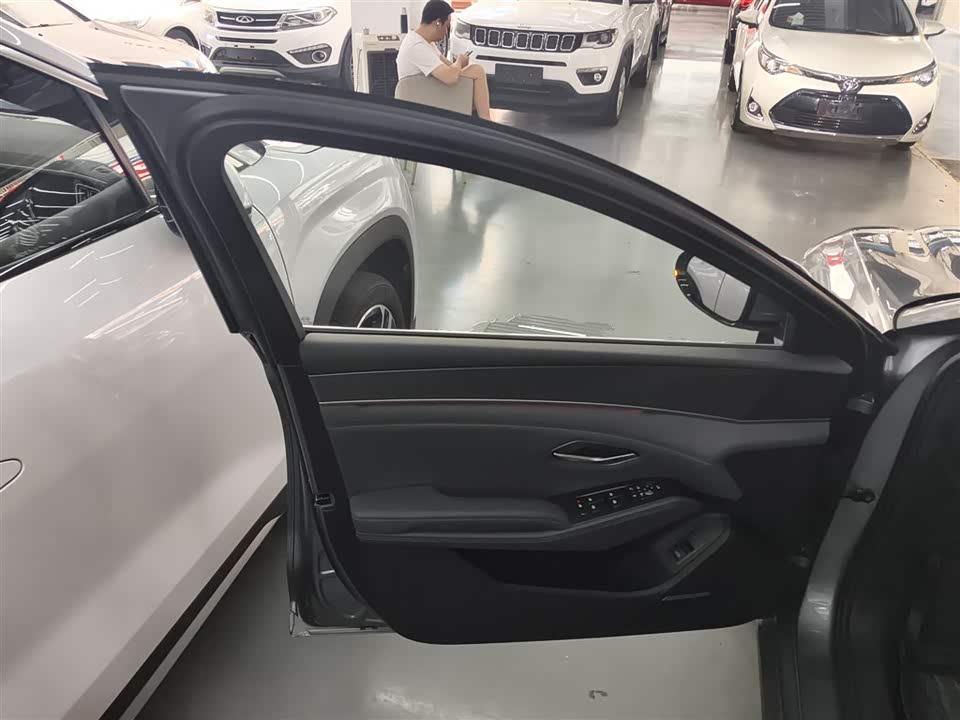 BYD Qin L BYD Qin L