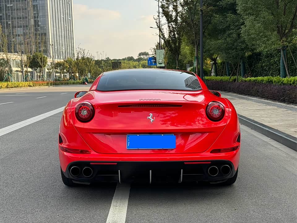 Ferrari California T
