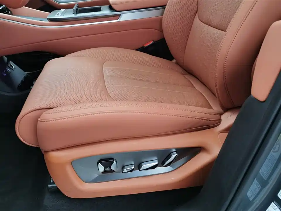 BYD Tang L