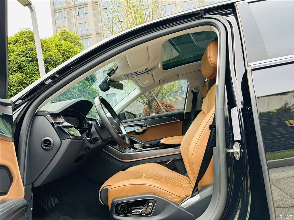 Audi A8L, 2023 все фото