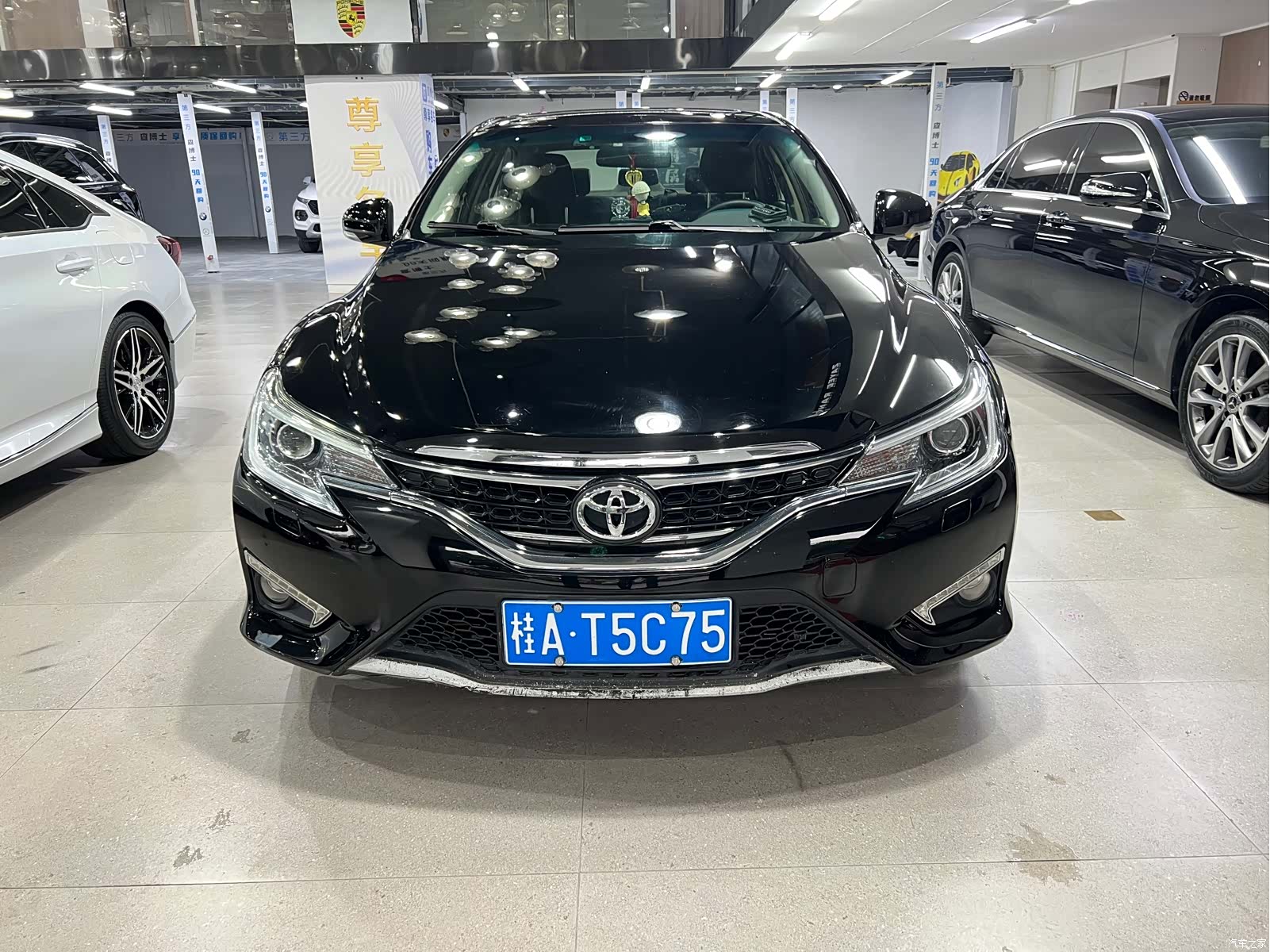 Toyota 2.5V, 2016 2