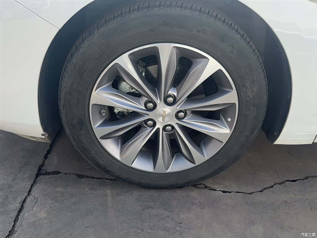 Chevrolet 320, 2023 все фото