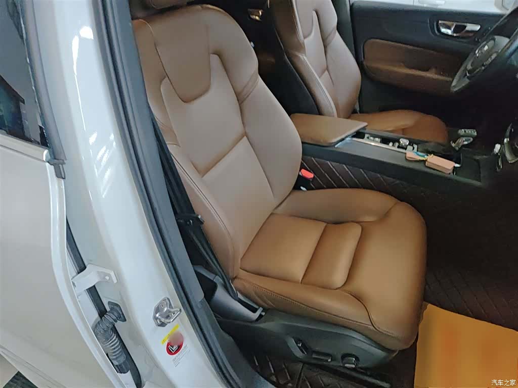 Volvo XC60, 2021 25