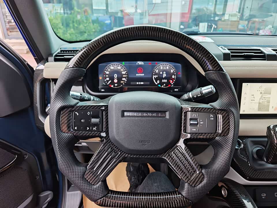 Land Rover guard