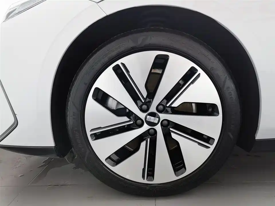 Geely Galaxy Galaxy E8