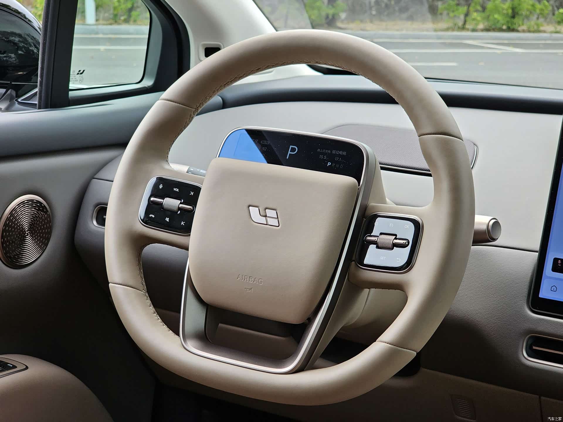 Li Auto i8, 2025 9