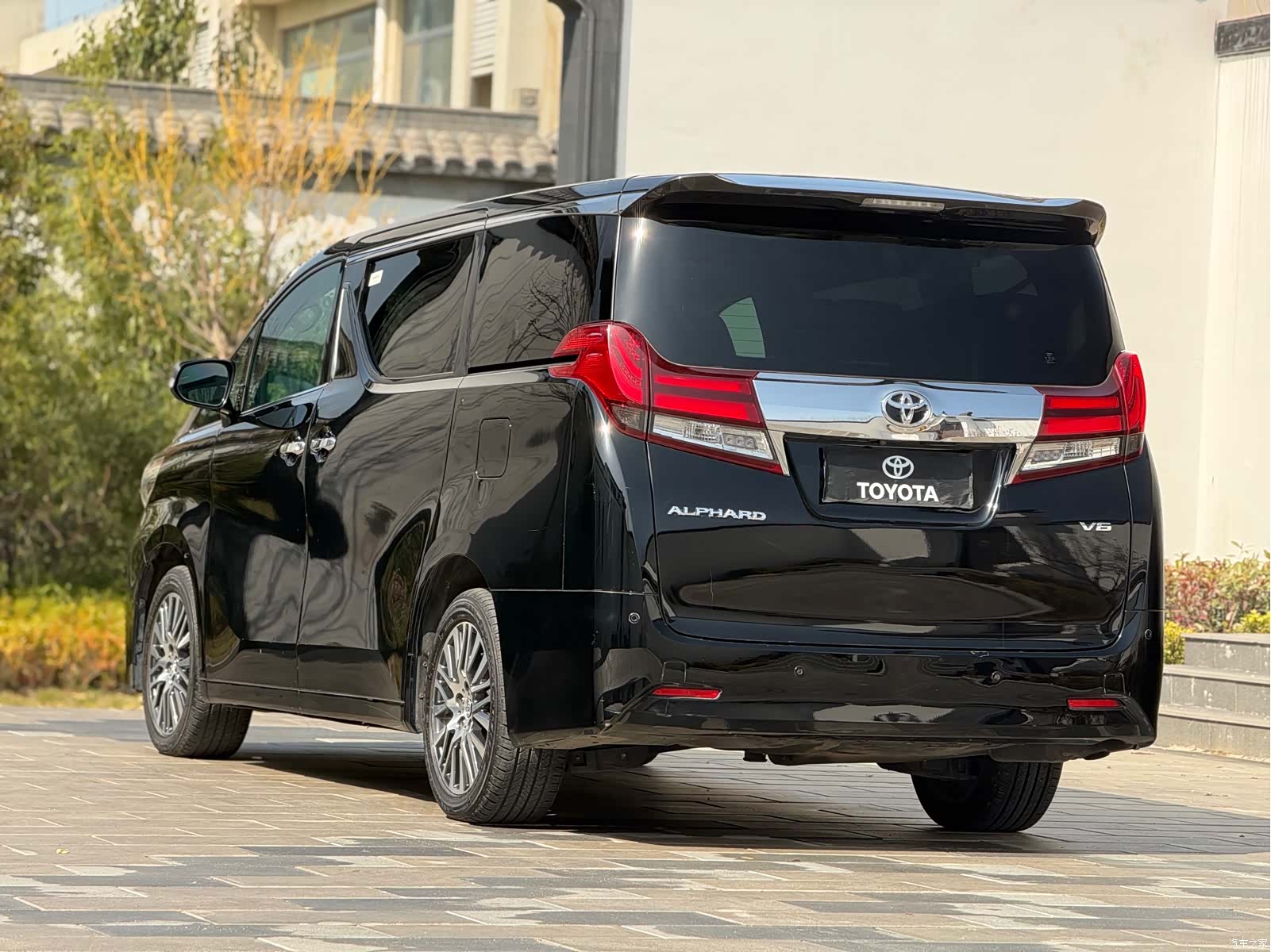 Toyota Alphard, 2016 4