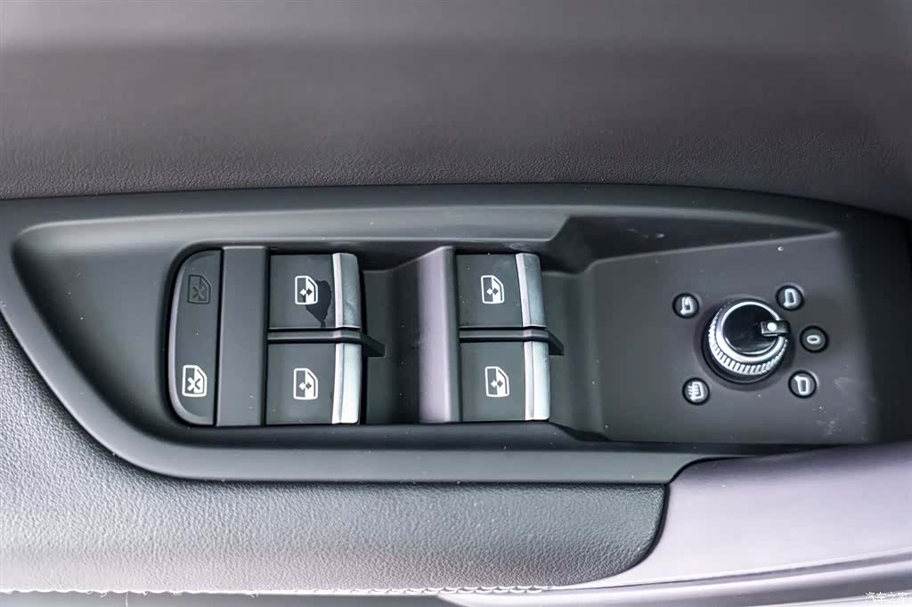 Audi Q5L, 2022 17