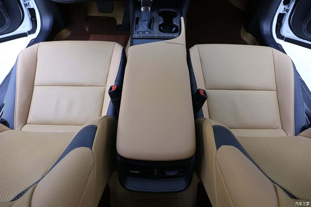 Lexus ES, 2023 10
