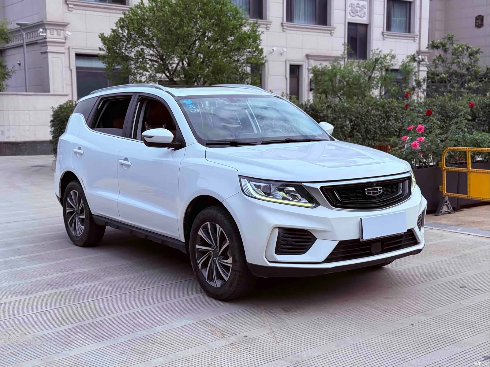 Geely X6, 2020 3