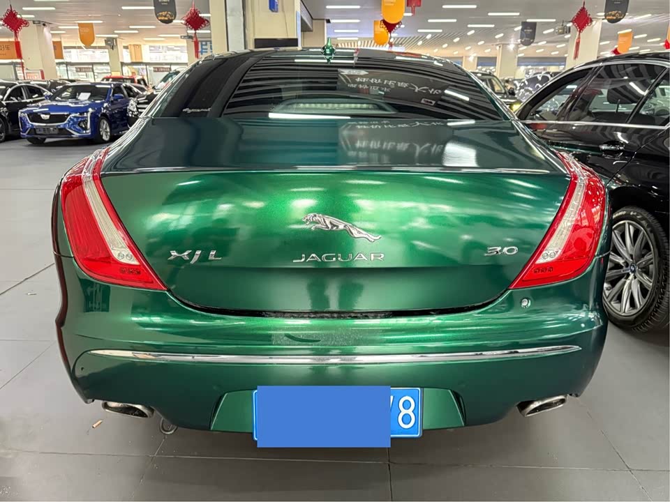 Jaguar XJ
