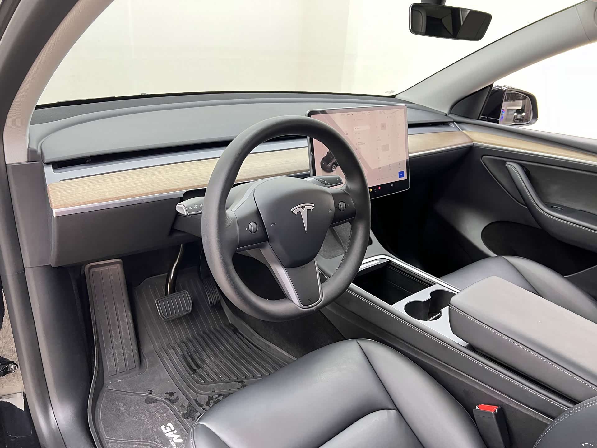 Tesla Model Y, 2022 11