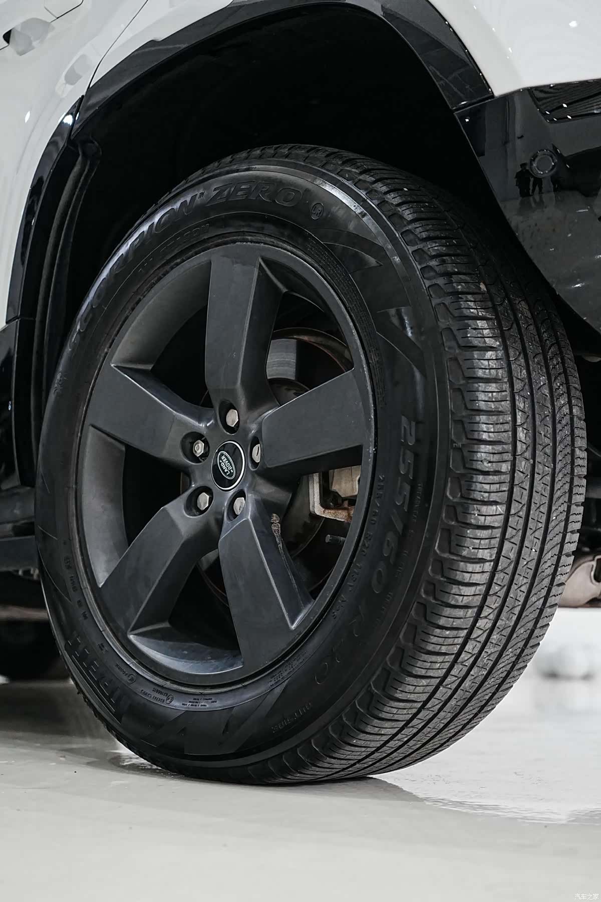 Land Rover Defender, 2024 24