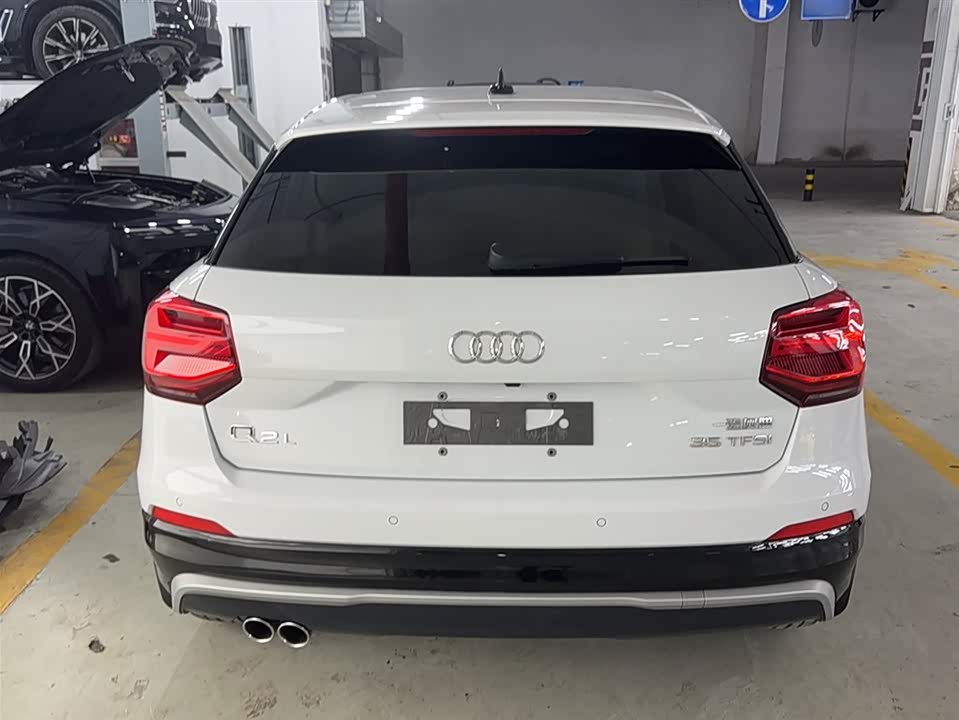Audi Q2L