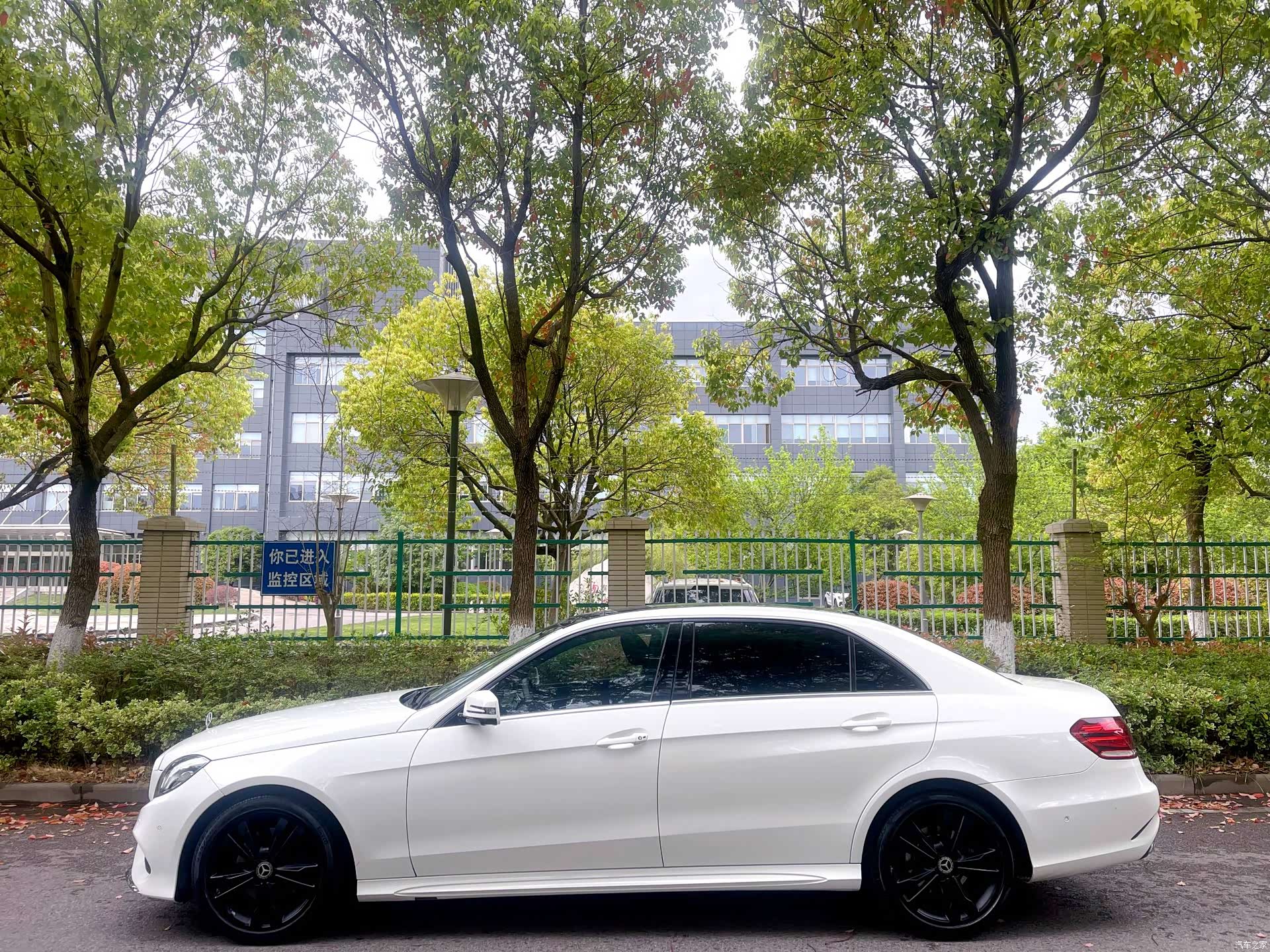 Mercedes-Benz E-Class, 2015 13