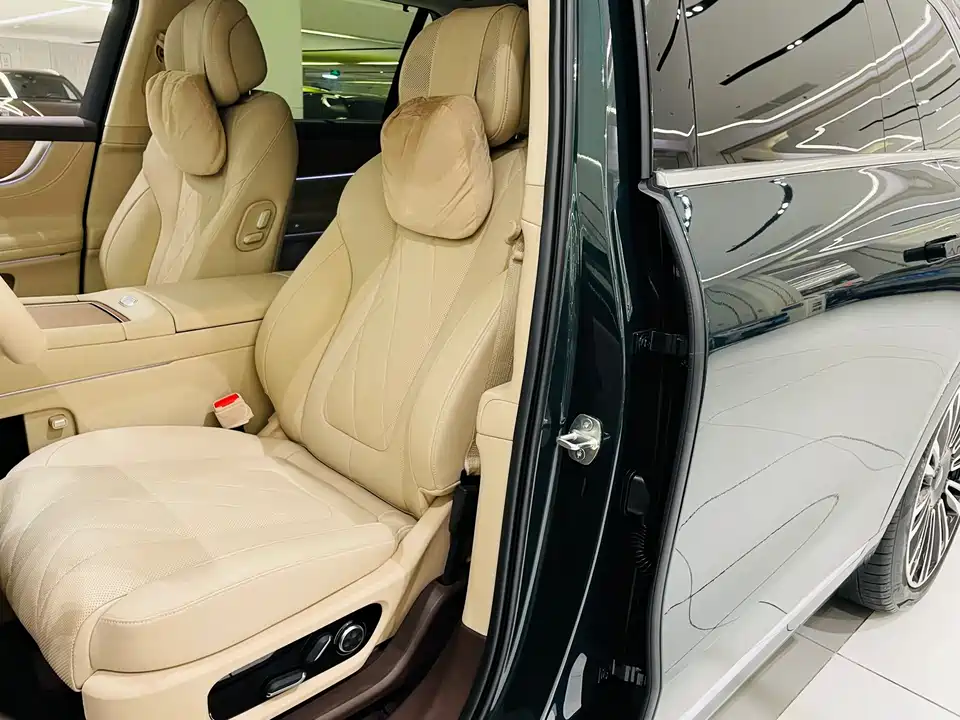 AITO Ask the world M9