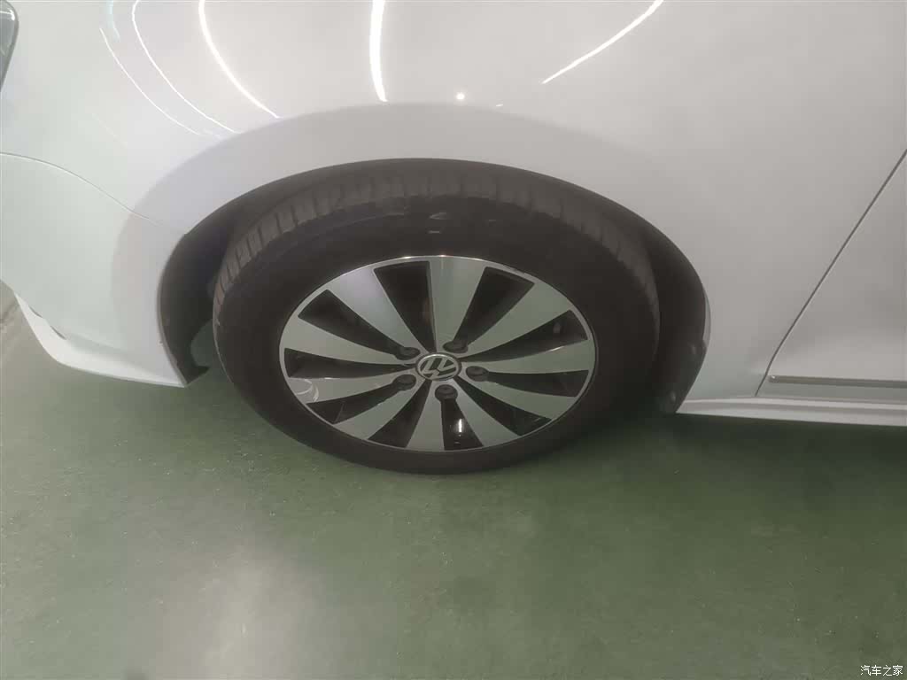 Volkswagen Sagitar, 2017 23