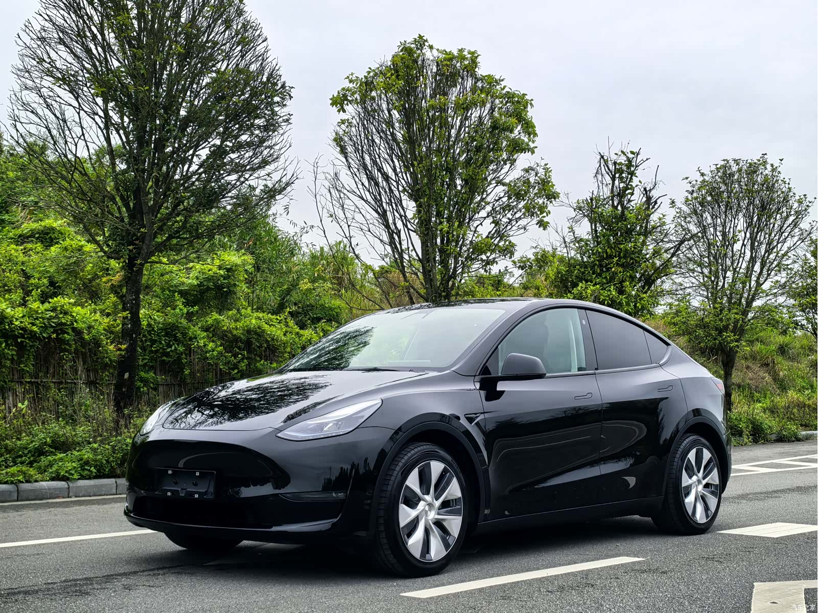 Tesla Model Y, 2023 1