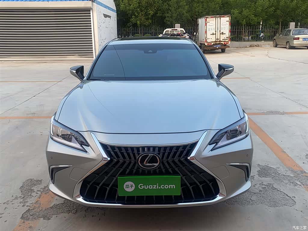 Lexus ES, 2024 3