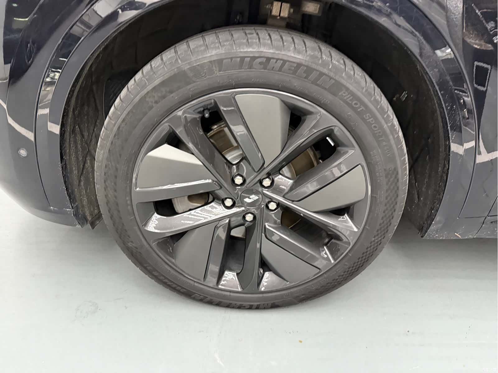 Li Auto L9, 2023 14