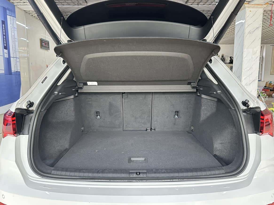 Audi Q3, 2023 27