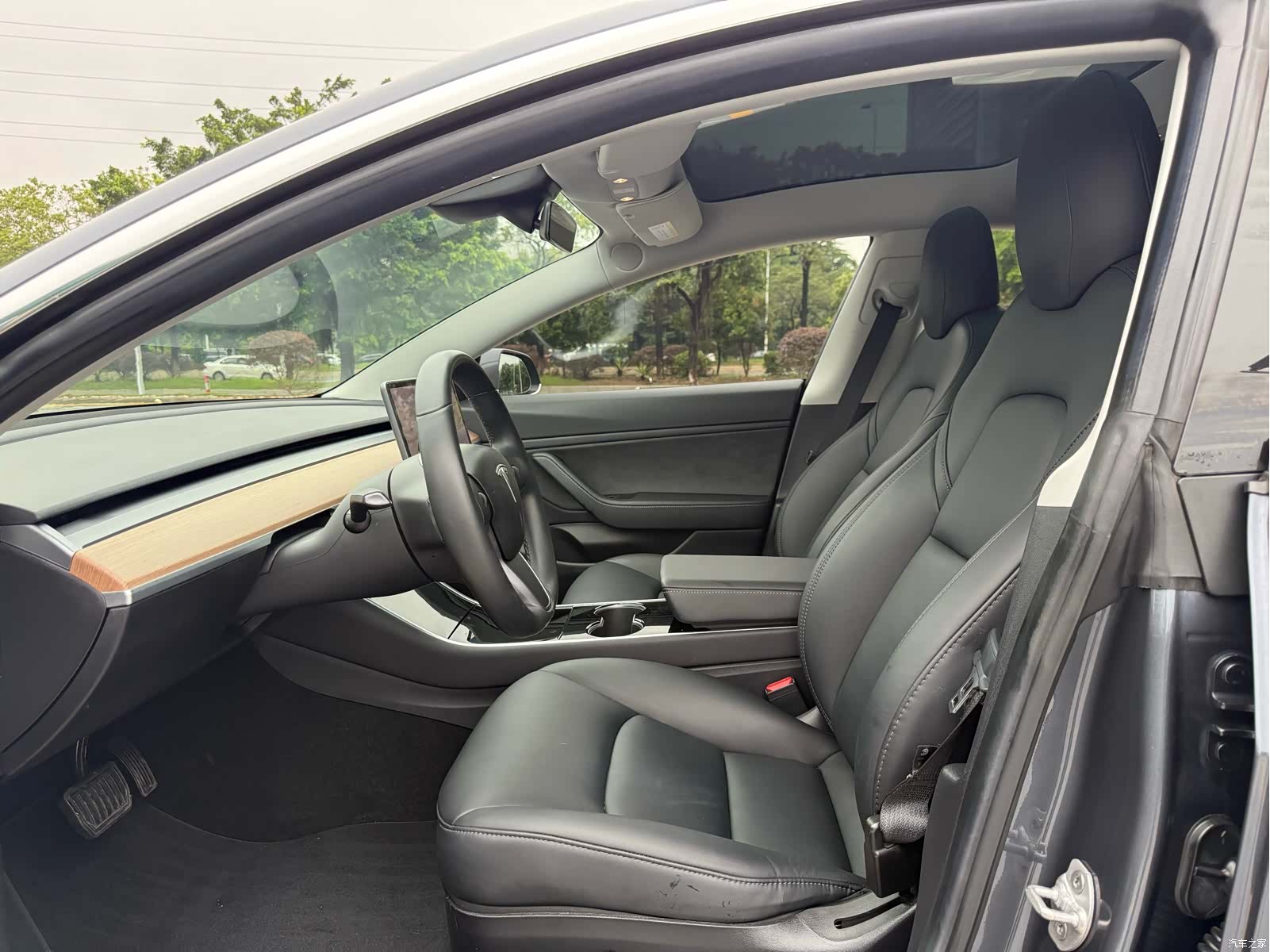 Tesla Model 3, 2019 4