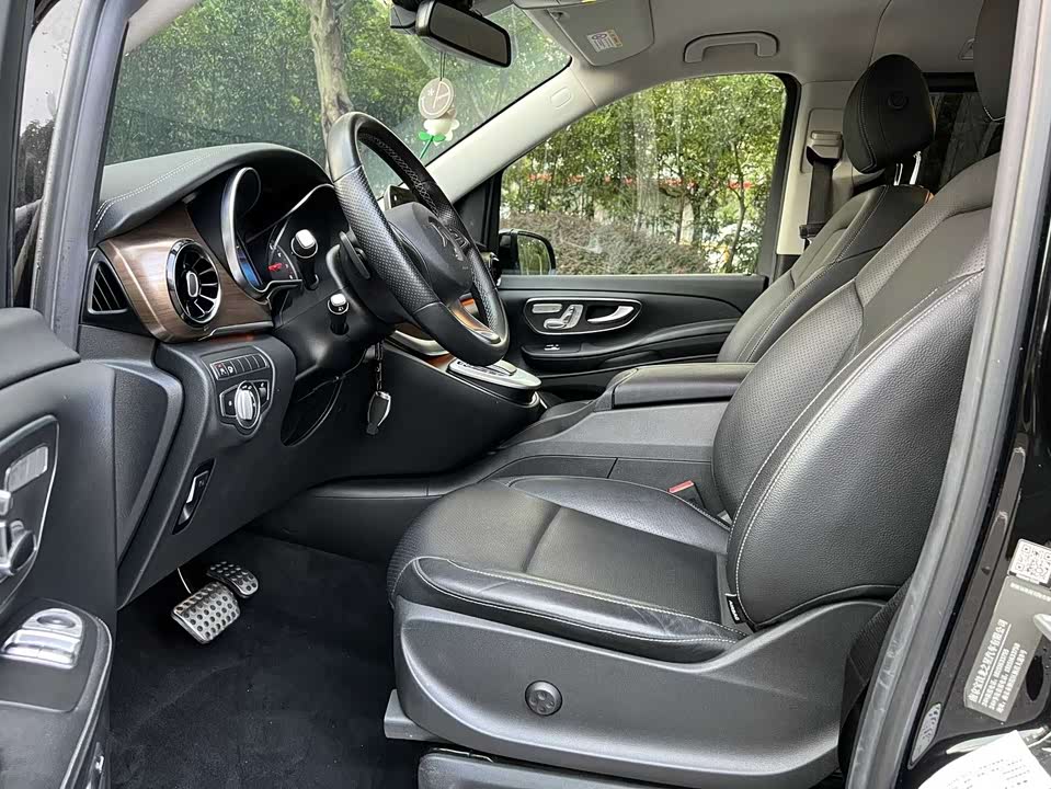 Mercedes-Benz V-class