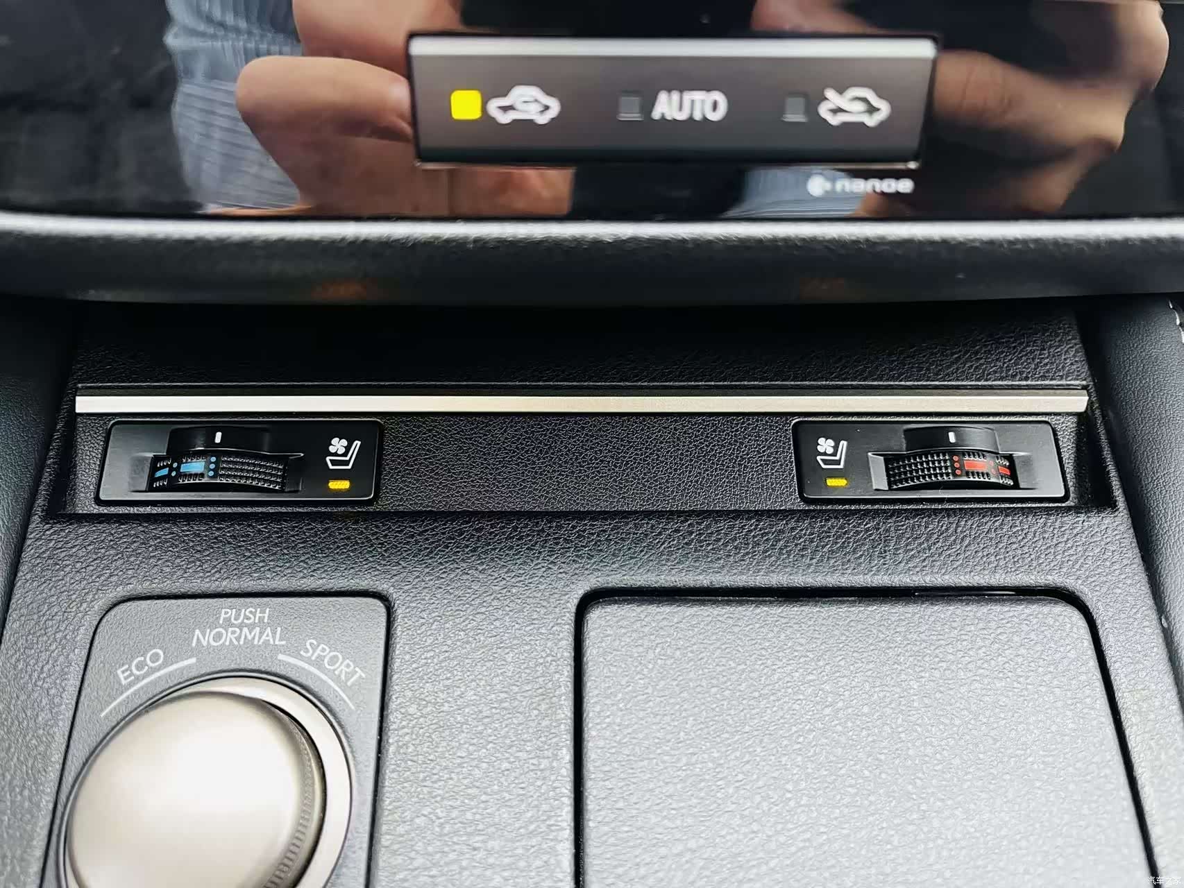 Lexus ES, 2018 11
