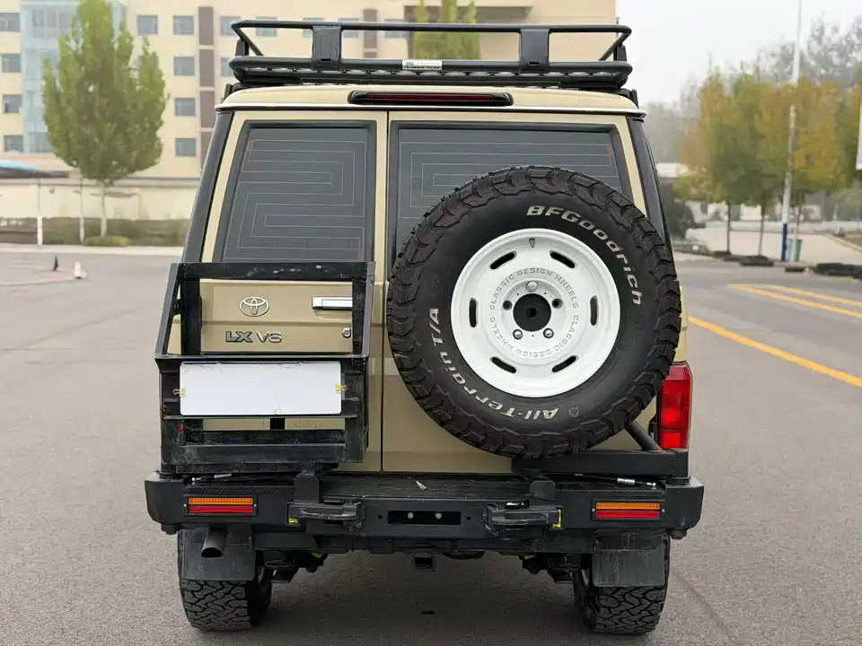Toyota Land Cruiser
