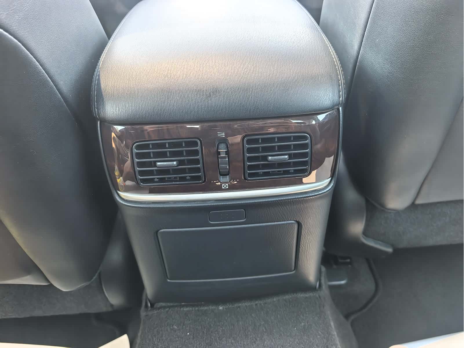 Infiniti Q70, 2013 19