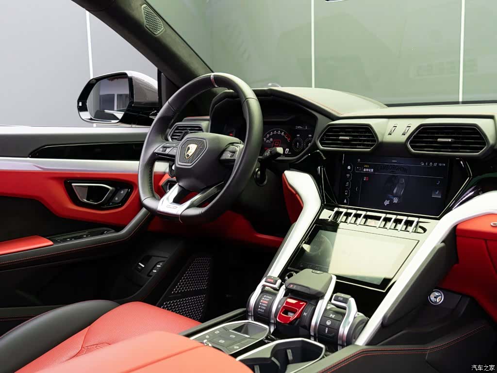 Lamborghini Urus, 2022 19
