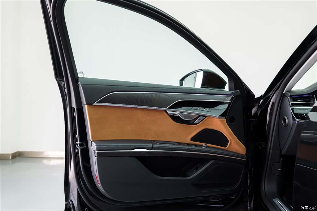 Audi A8L, 2025 10