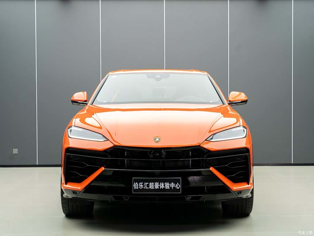 Lamborghini Urus, 2025 4