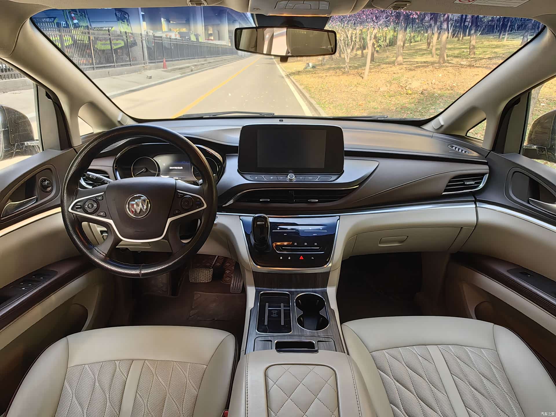 Buick GL8, 2021 9