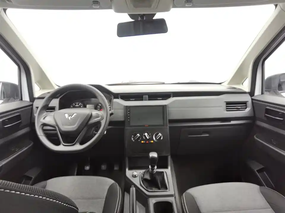 Wuling Wuling Hongguang PLUS