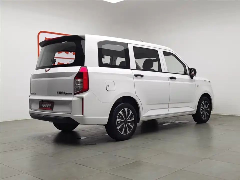 Wuling Wuling Hongguang PLUS