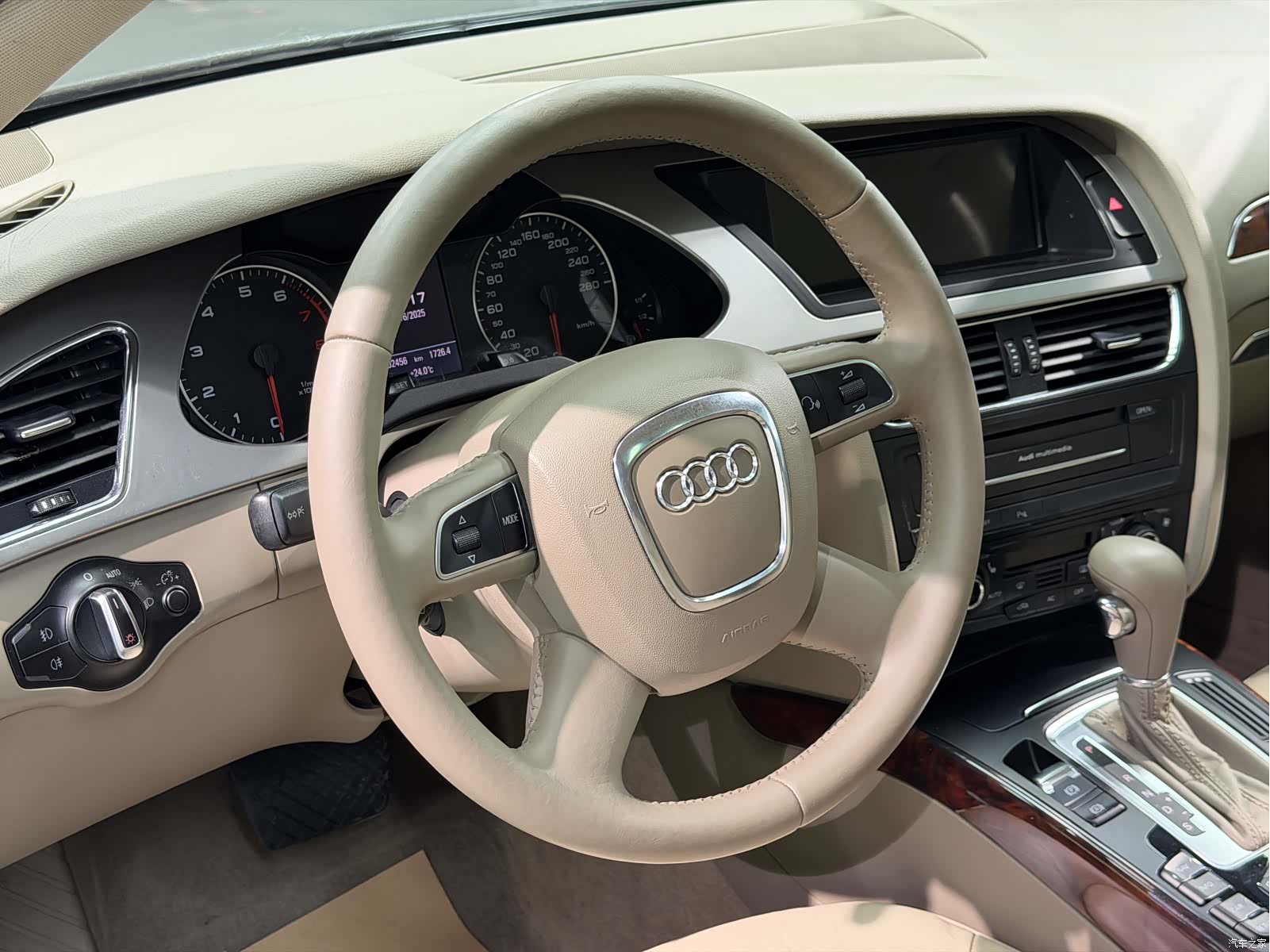 Audi A4L, 2010 8
